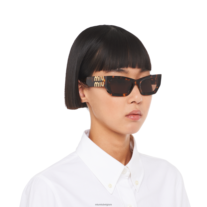 Miu Miu koffie lenzenglimp zonnebril N8F6L1246 accessoires