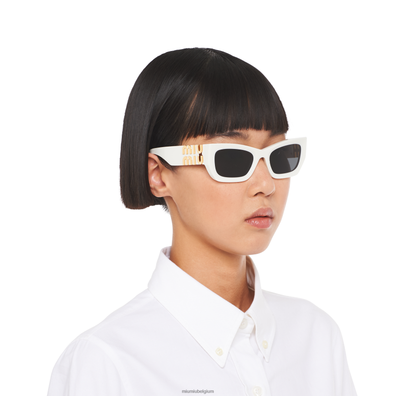 Miu Miu leigrijze lenzenglimp zonnebril N8F6L1243 accessoires