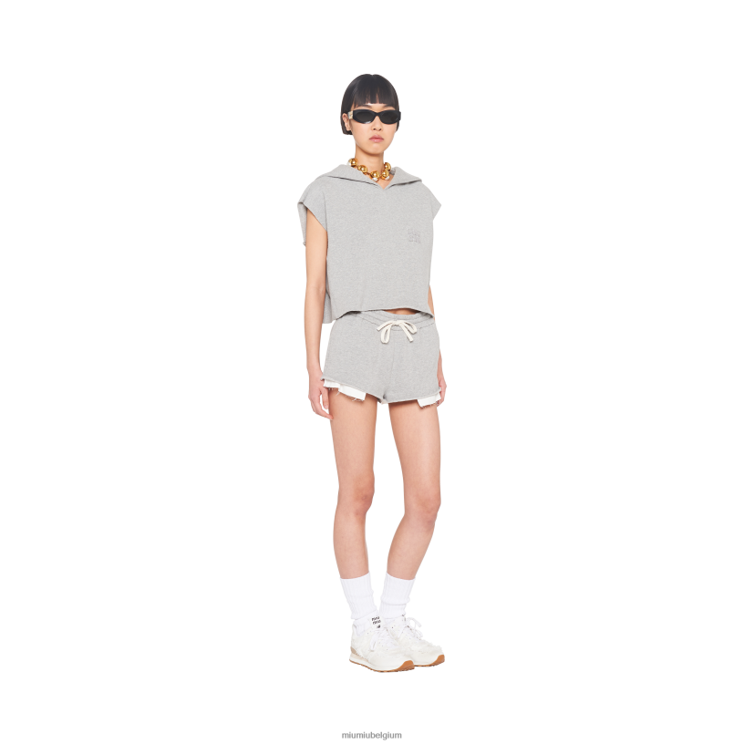 Miu Miu grijsgeborduurde katoenen short N8F6L1006 klaar om te dragen