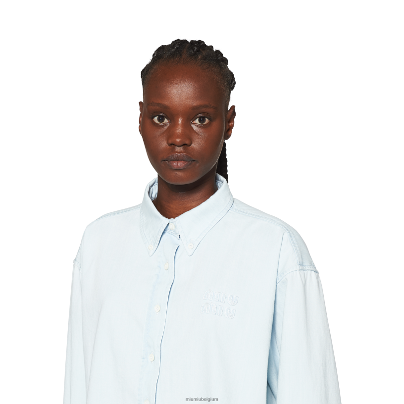 Miu Miu lichtblauwkorte spijkerbroek N8F6L965 klaar om te dragen