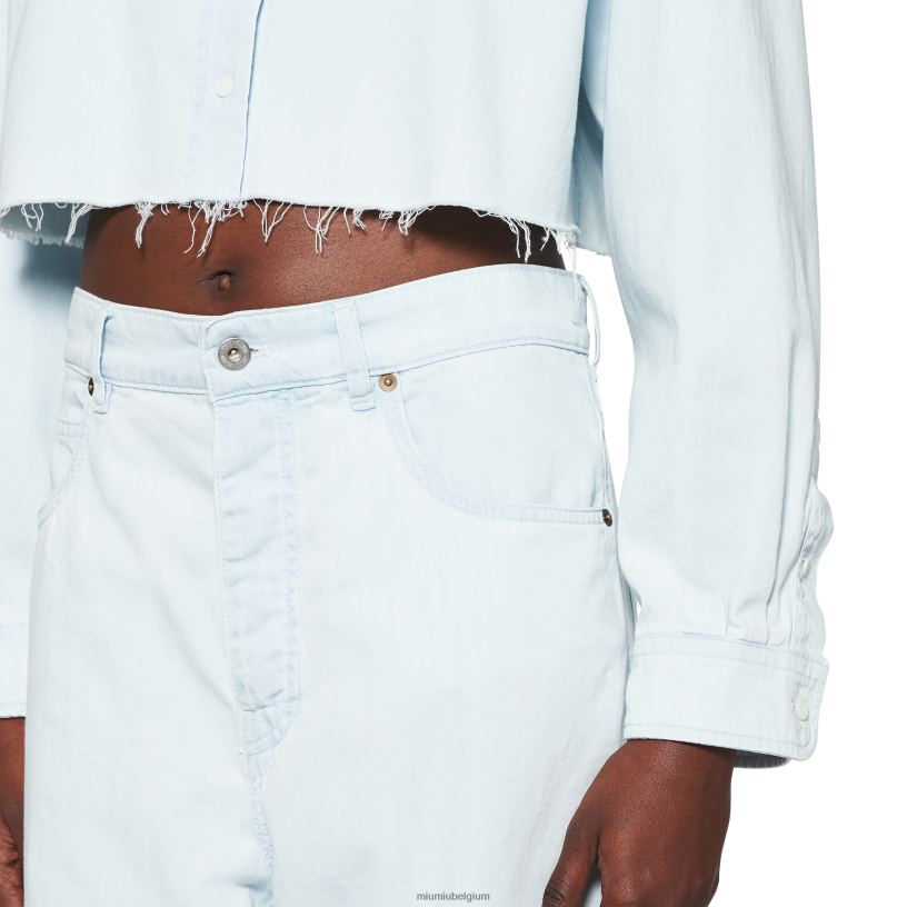 Miu Miu lichtblauwspijkerbroek met vijf zakken N8F6L964 klaar om te dragen
