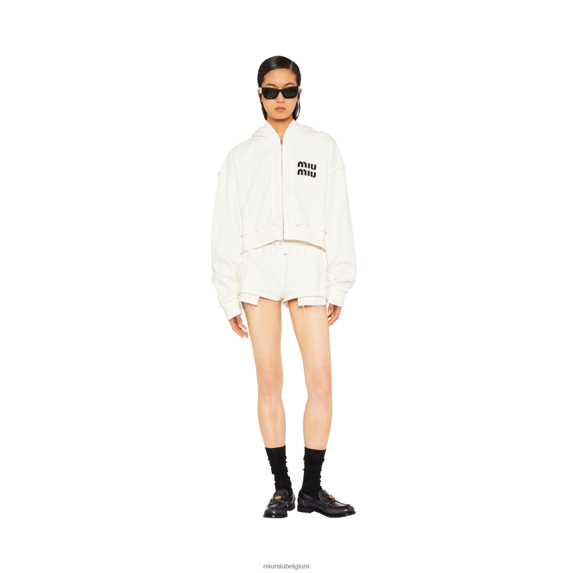 Miu Miu witgeborduurde katoenen short N8F6L981 klaar om te dragen