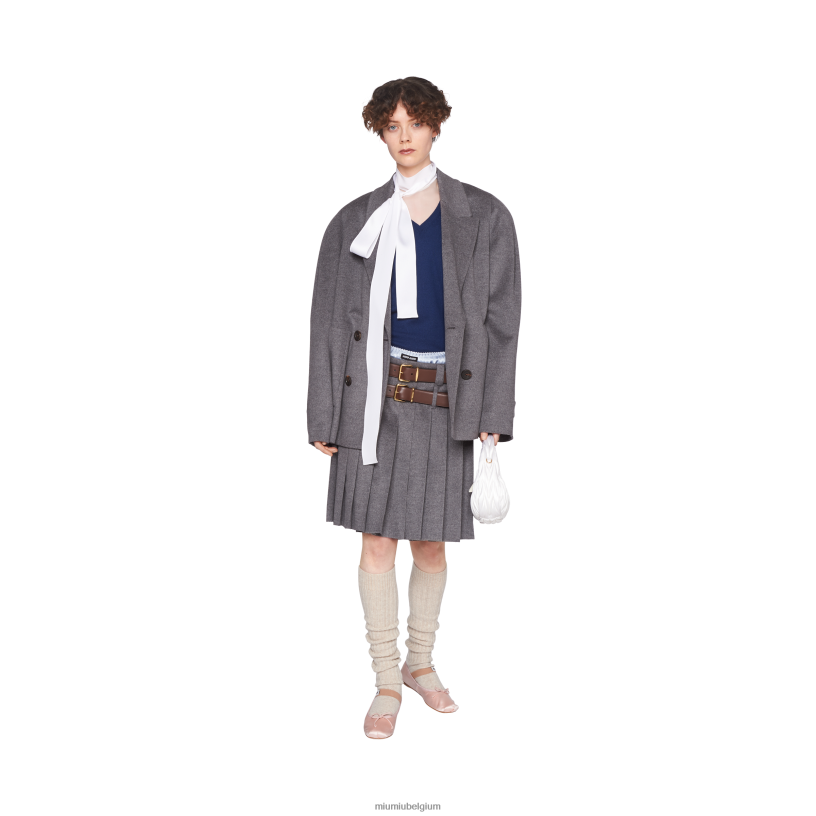 Miu Miu kobalt blauwkasjmier trui met logo N8F6L800 klaar om te dragen