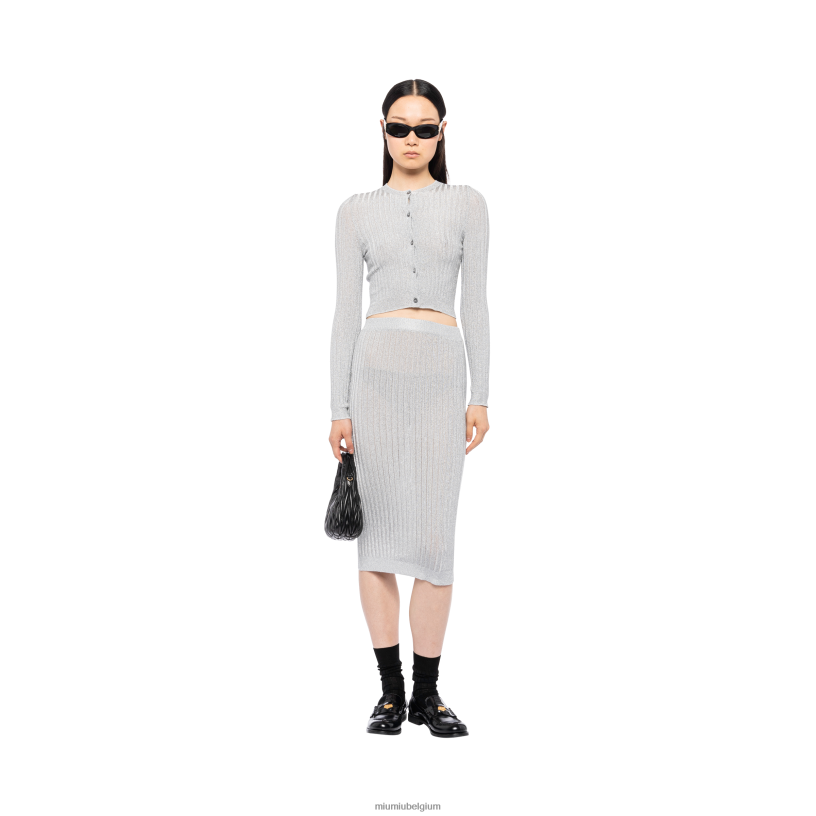 Miu Miu zilverlame vest N8F6L780 klaar om te dragen