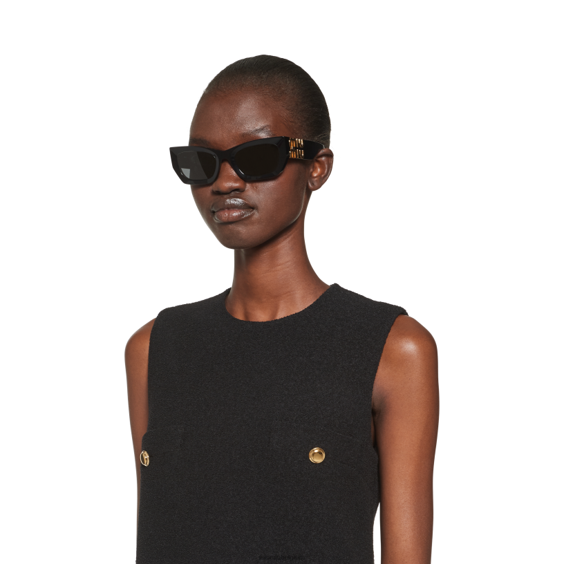 Miu Miu zwartbouclé mini-jurk N8F6L415 klaar om te dragen