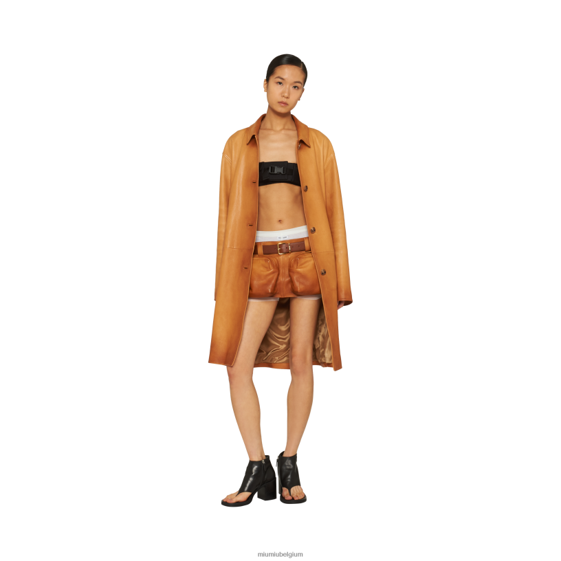 Miu Miu Honingminirok van nappaleer N8F6L561 klaar om te dragen