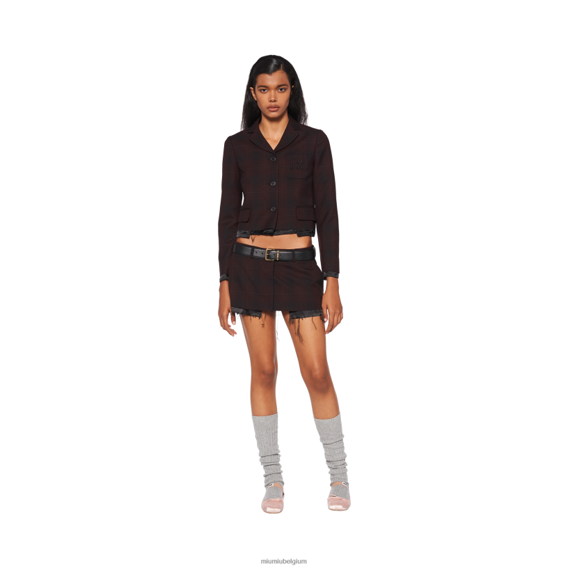 Miu Miu bordeauxgeruite minirok N8F6L897 klaar om te dragen