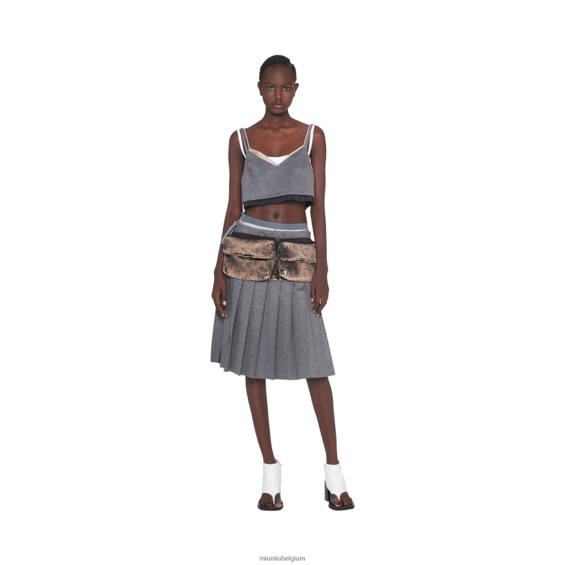 Miu Miu grijsvelours rok N8F6L847 klaar om te dragen