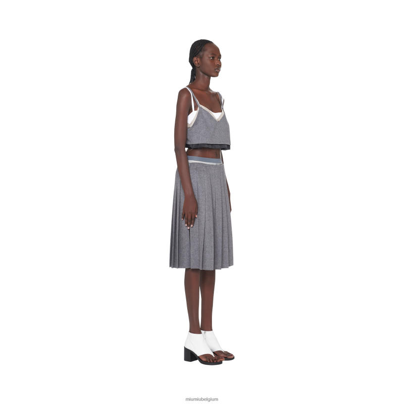 Miu Miu grijsvelours rok N8F6L847 klaar om te dragen