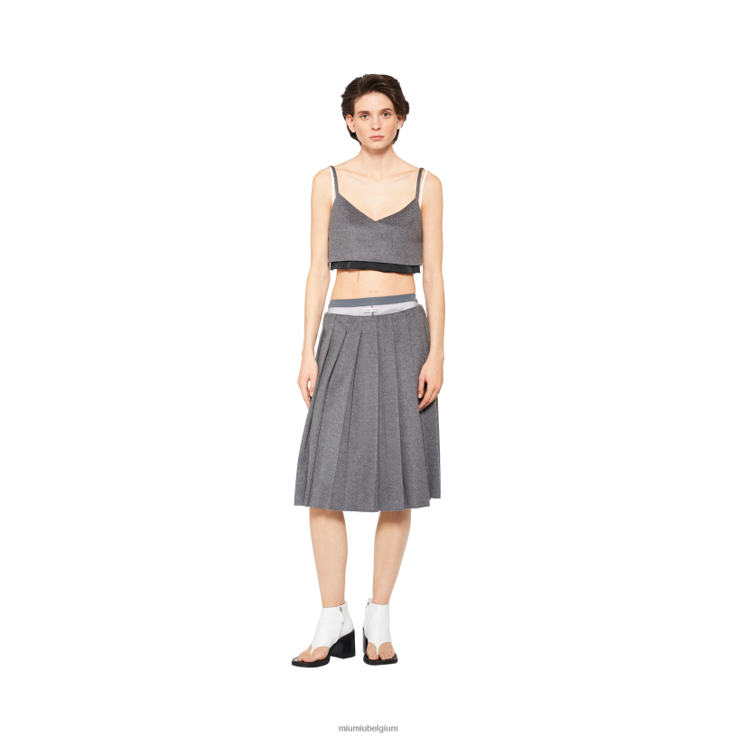 Miu Miu grijsvelours rok N8F6L852 klaar om te dragen