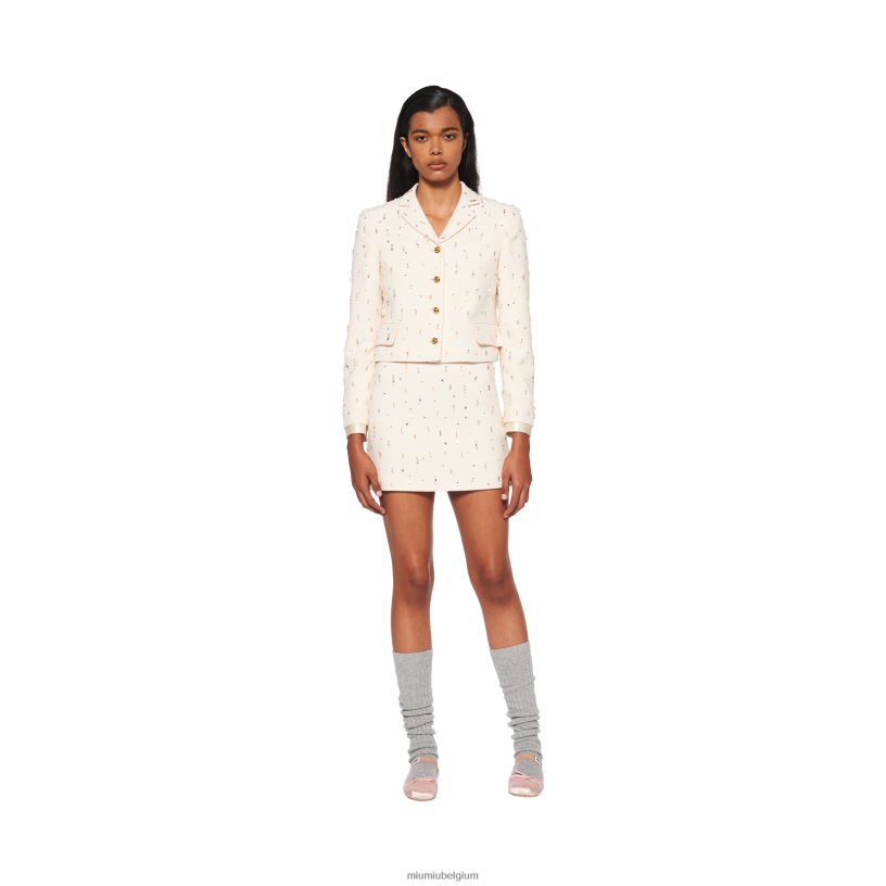 Miu Miu ivoorgeborduurde bouclé minirok N8F6L898 klaar om te dragen