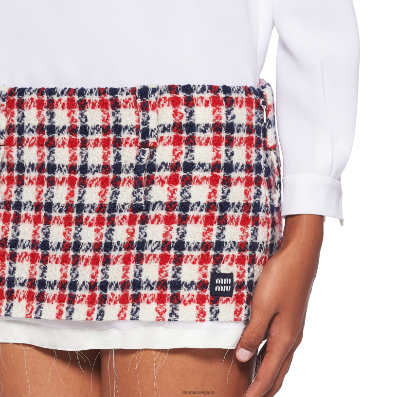 Miu Miu wit roodcheck tweed minirok N8F6L901 klaar om te dragen