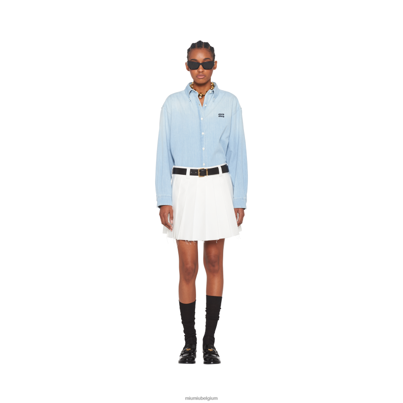 Miu Miu witgeplooide chino minirok N8F6L922 klaar om te dragen