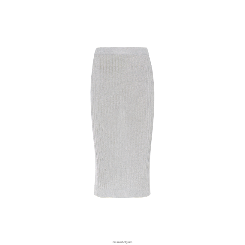 Miu Miu zilverlame rok N8F6L787 klaar om te dragen