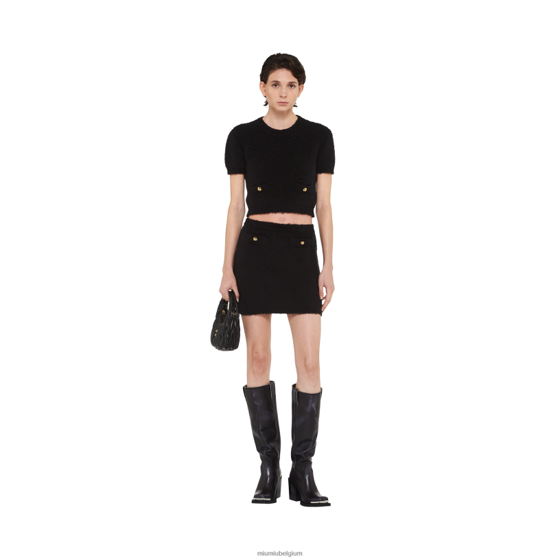Miu Miu zwartbouclé minirok N8F6L782 klaar om te dragen