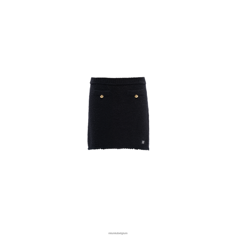 Miu Miu zwartbouclé minirok N8F6L804 klaar om te dragen
