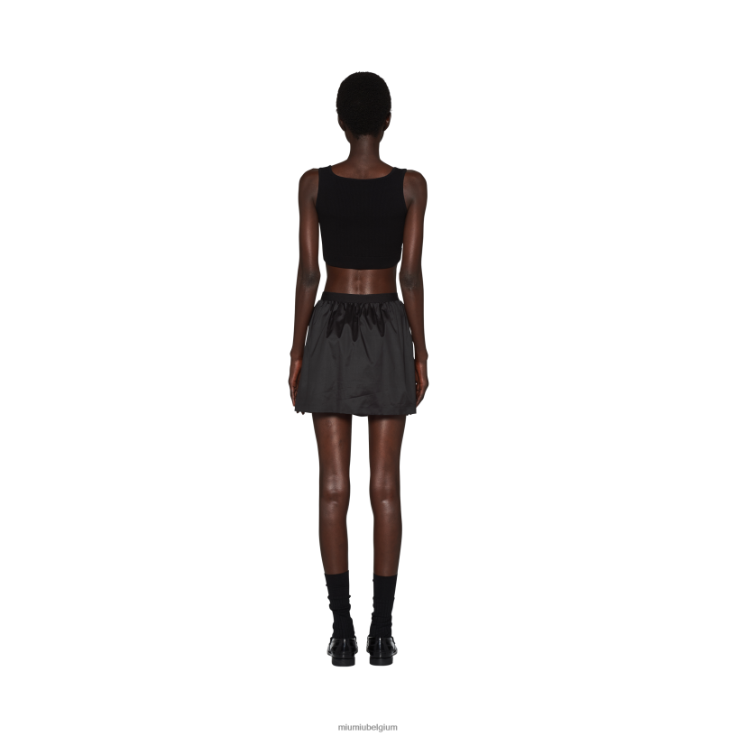 Miu Miu zwarttechnische zijden minirok N8F6L857 klaar om te dragen