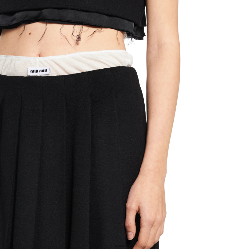 Miu Miu zwartvelours rok N8F6L851 klaar om te dragen