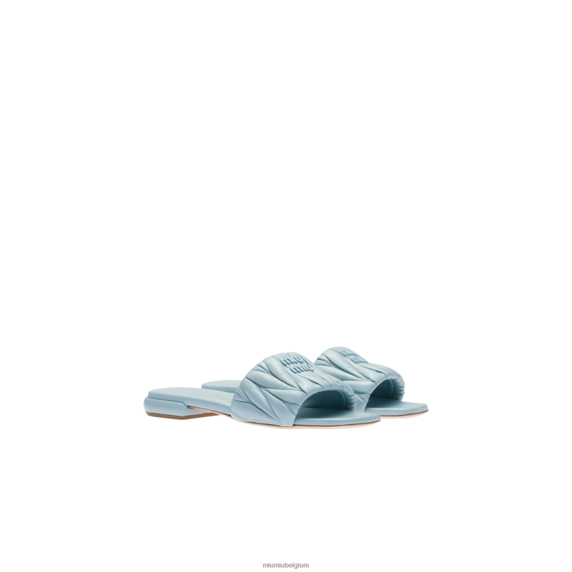 Miu Miu lichtblauwgematelasseerde nappaleren slippers N8F6L256 schoenen