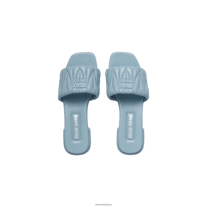 Miu Miu lichtblauwgematelasseerde nappaleren slippers N8F6L256 schoenen