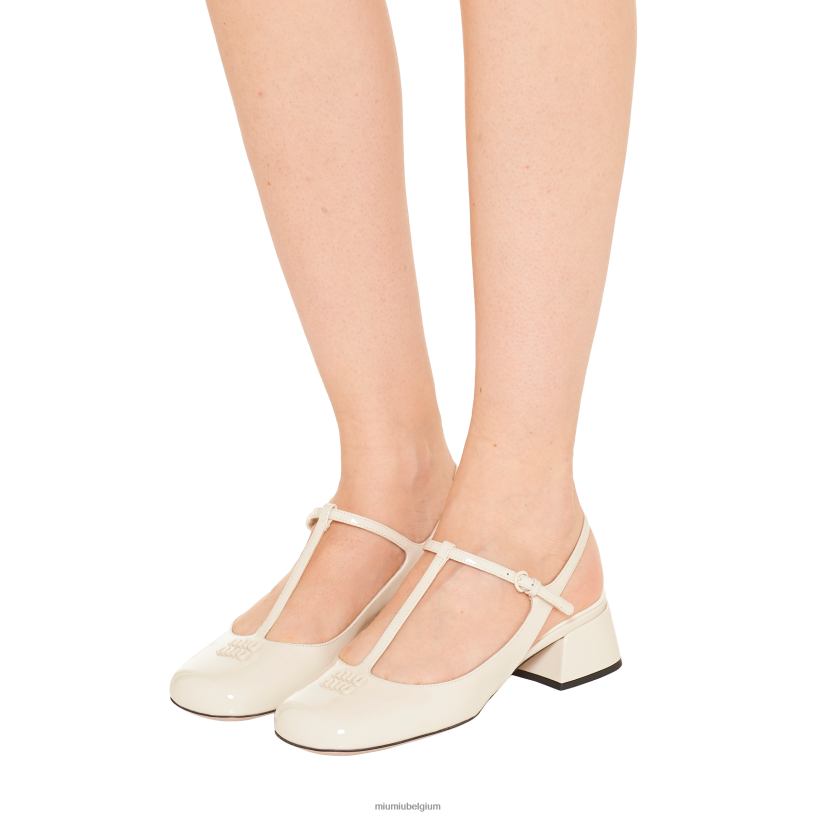 Miu Miu ivoorslingback pumps van lakleer N8F6L178 schoenen