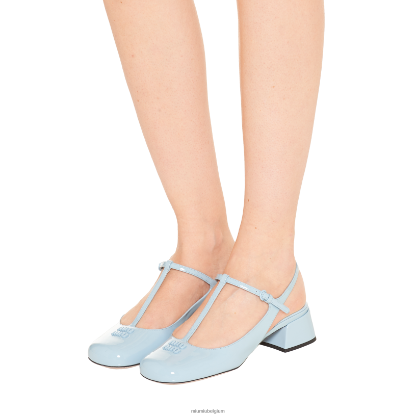 Miu Miu lichtblauwslingback pumps van lakleer N8F6L179 schoenen