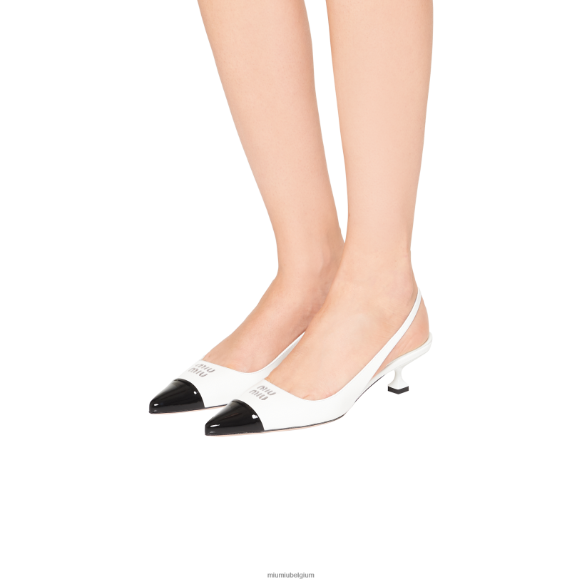 Miu Miu wit Zwartpumps van lakleer N8F6L181 schoenen
