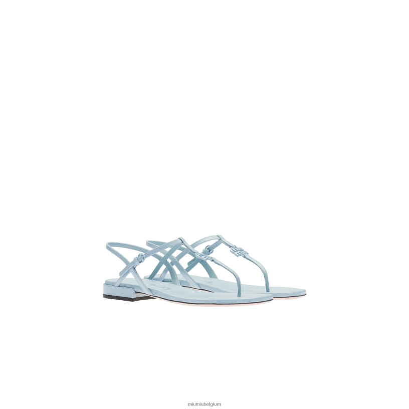 Miu Miu lichtblauwsandalen met lakleren teenslippers N8F6L211 schoenen