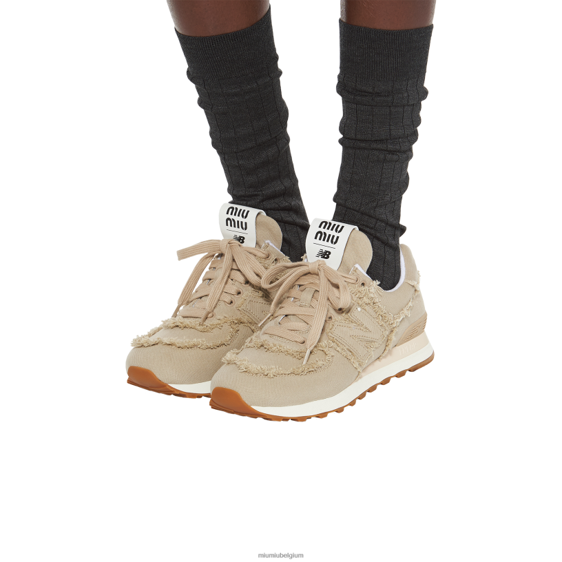 Miu Miu koloniaal beigespijkersneakers N8F6L300 schoenen