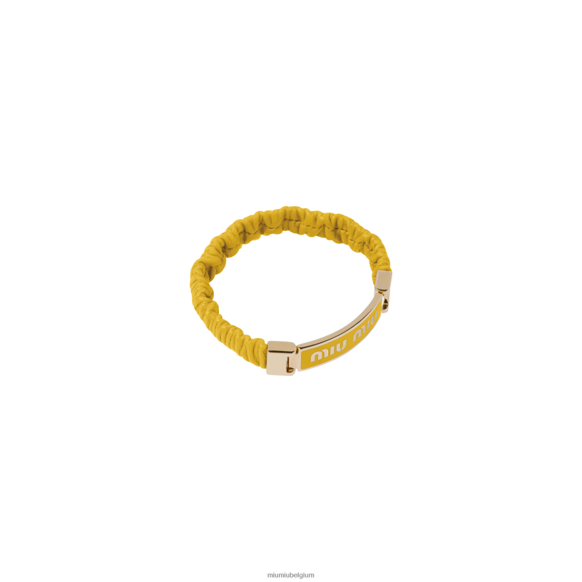 Miu Miu zonnig geelarmband van nappaleer en metaal met logo N8F6L1348 juwelen