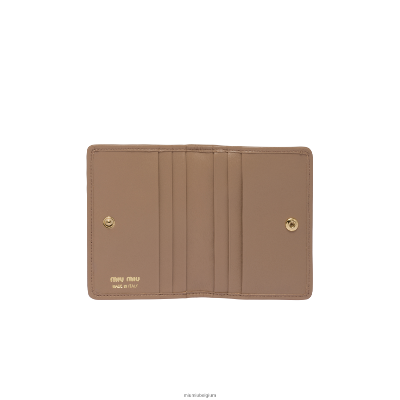 Miu Miu cameokaarthouder van gematteerd nappaleer N8F6L1045 verzameling