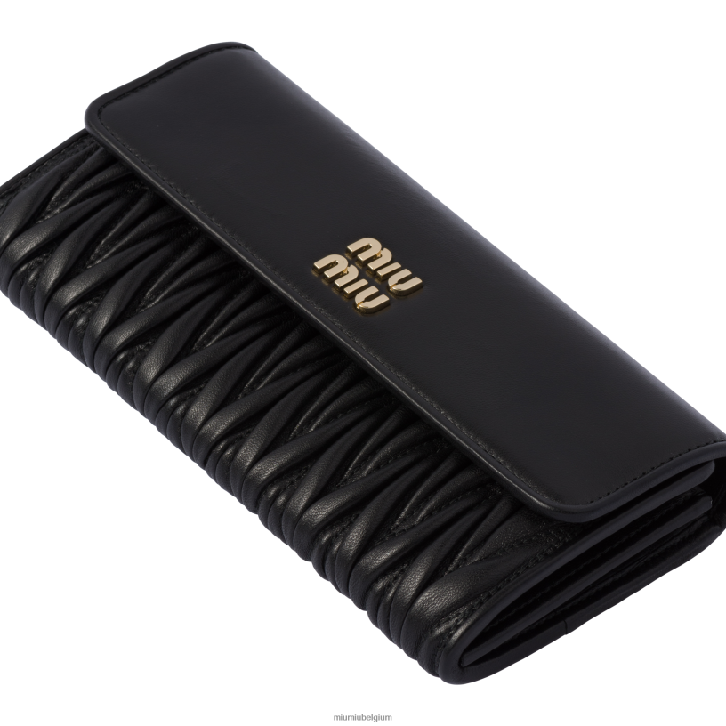 Miu Miu zwartgrote gematelasseerde nappa lederen portemonnee N8F6L1086 verzameling