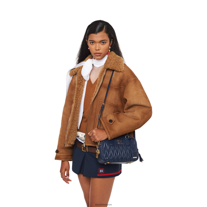 Miu Miu baltisch blauwtas van gematelasseerd nappaleer met handvat aan de bovenkant N8F6L146 verzameling