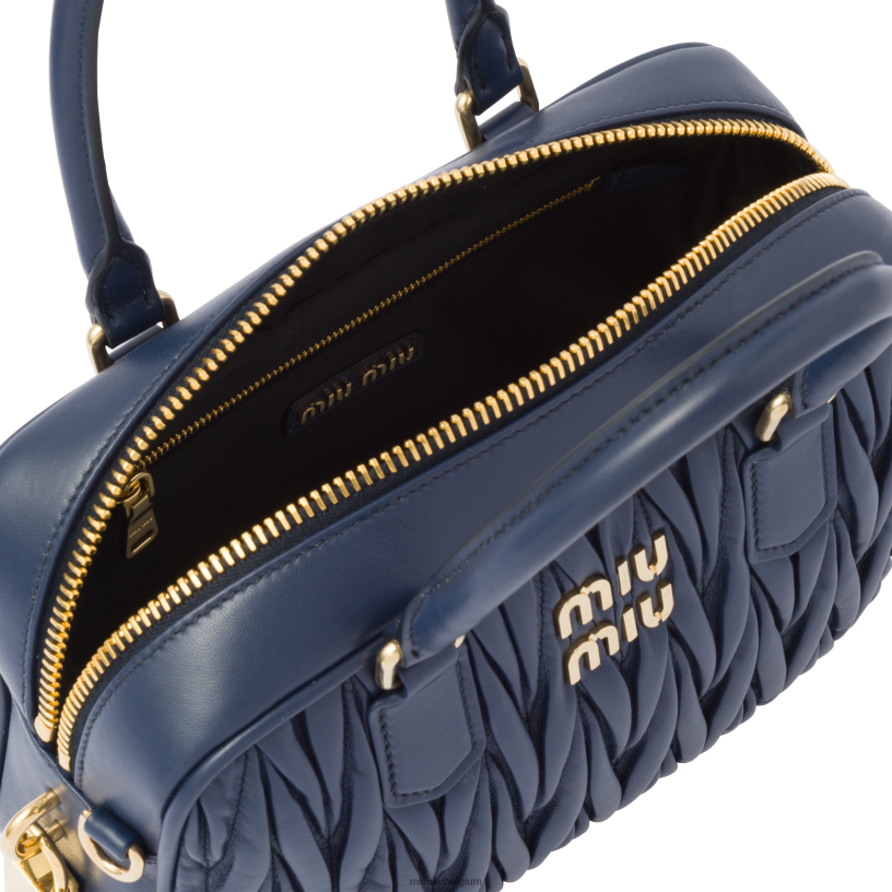 Miu Miu baltisch blauwtas van gematelasseerd nappaleer met handvat aan de bovenkant N8F6L146 verzameling