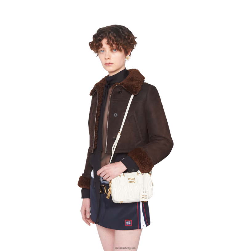 Miu Miu wittas van gematelasseerd nappaleer met handvat aan de bovenkant N8F6L143 verzameling