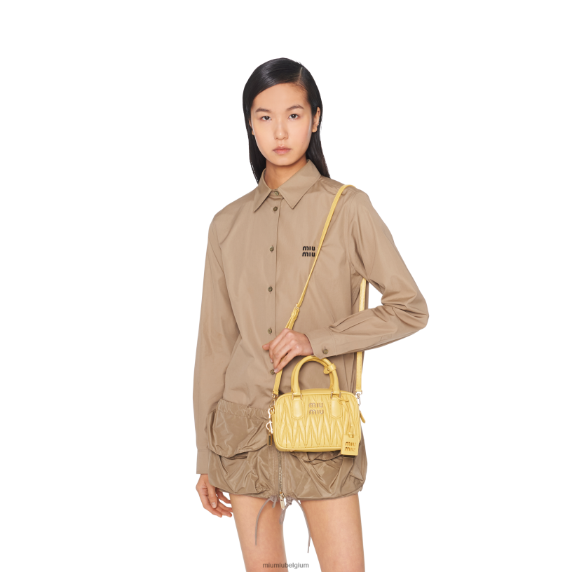 Miu Miu ananastas van gematelasseerd nappaleer met handvat aan de bovenkant N8F6L41 verzameling