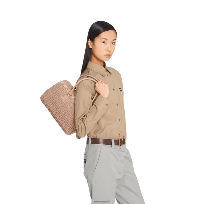 Miu Miu cameotas van gematelasseerd nappaleer met handvat aan de bovenkant N8F6L71 verzameling