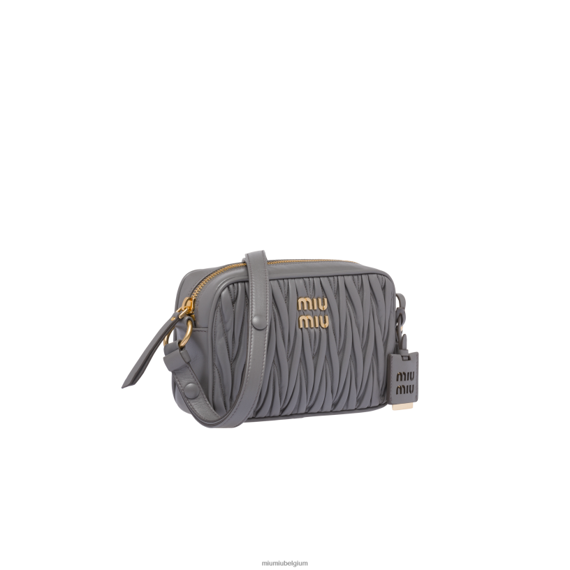 Miu Miu marmer grijsgematelasseerde schoudertas van nappaleer N8F6L72 verzameling