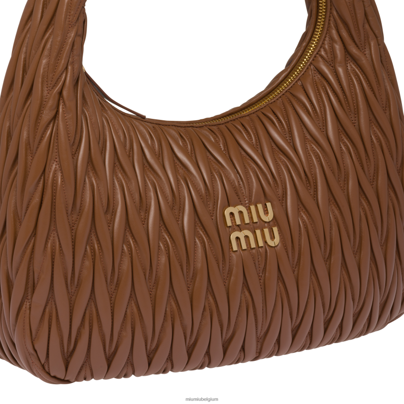Miu Miu cognacdwaal gematelasseerde nappa lederen hobo tas N8F6L29 verzameling
