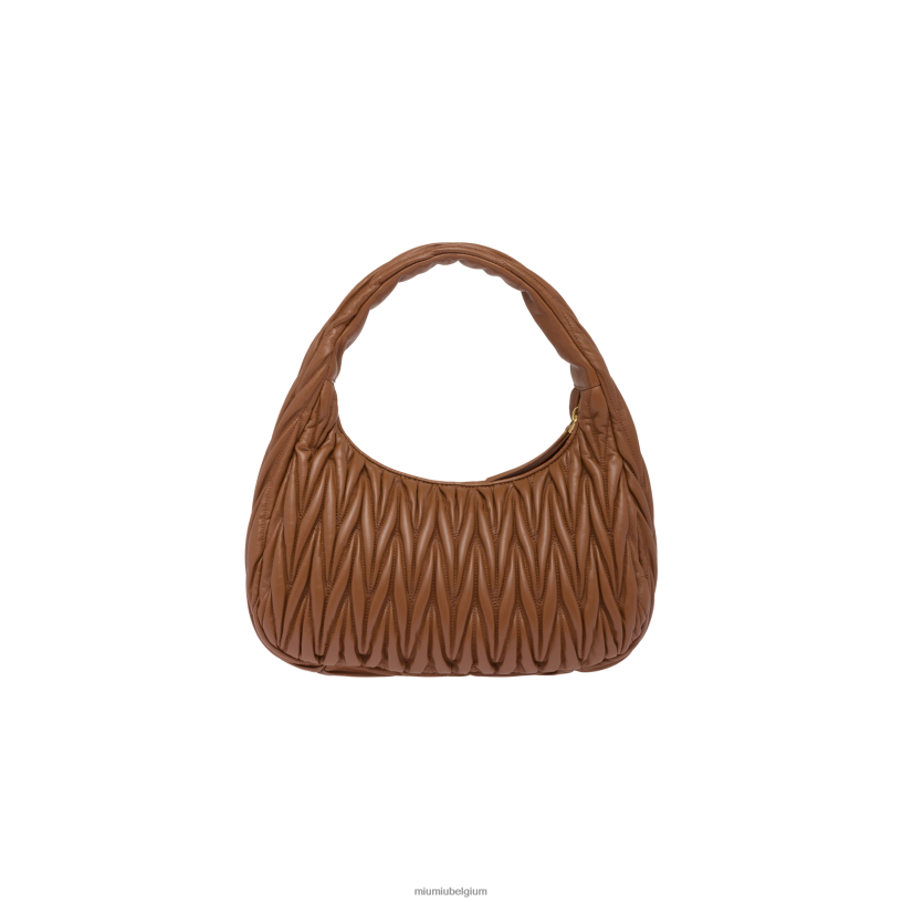 Miu Miu cognacdwaal gematelasseerde nappa lederen hobo tas N8F6L33 verzameling