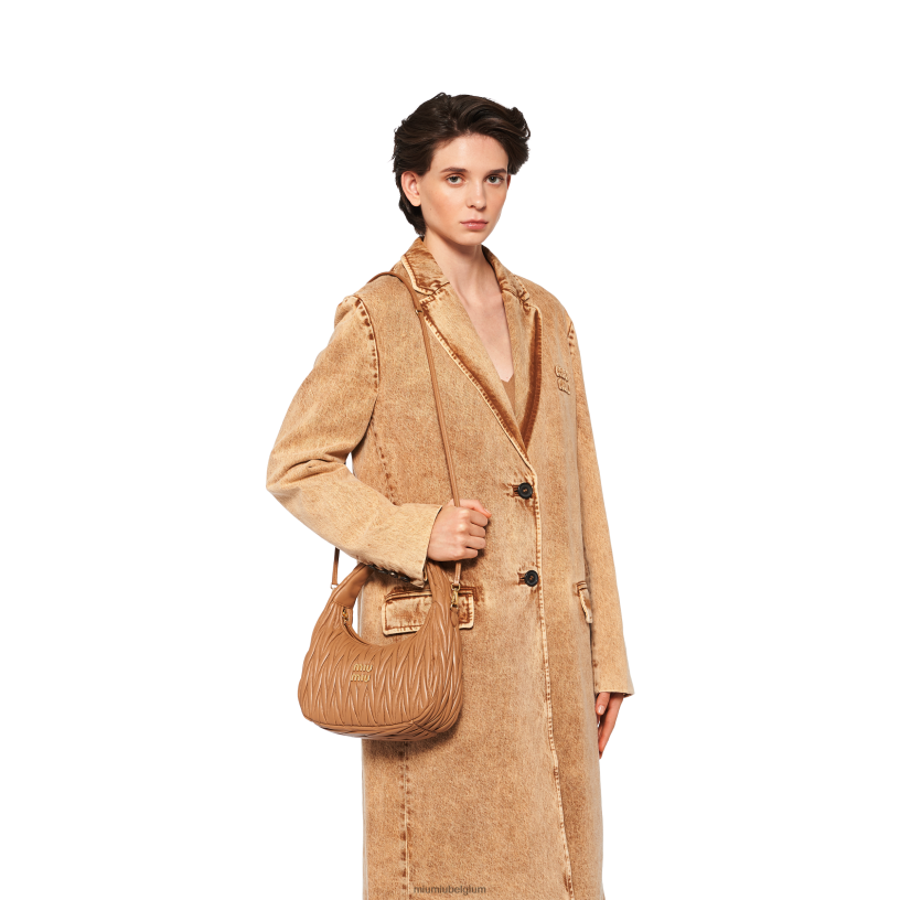 Miu Miu karameldwaal gematelasseerde nappa lederen hobo tas N8F6L26 verzameling